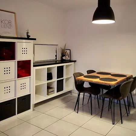 Apartament Schoene Und Ruhige Direkt An Der Mosel Koblencja